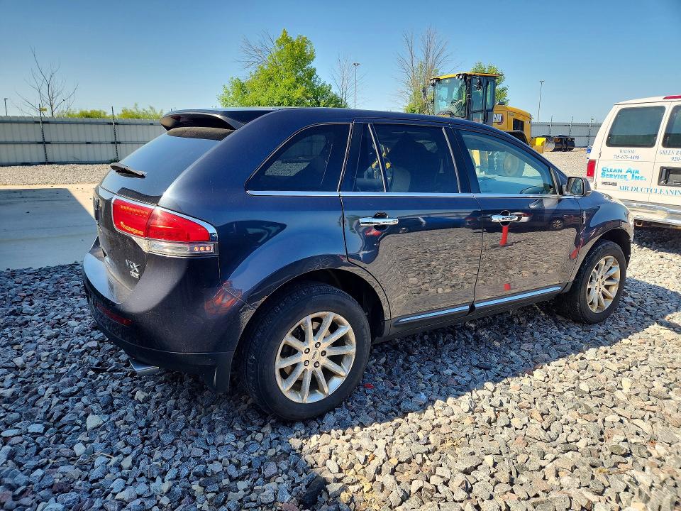 Photo 3 from auction – 2013 LINCOLN MKX with VIN 2LMDJ8JK4DBL23100