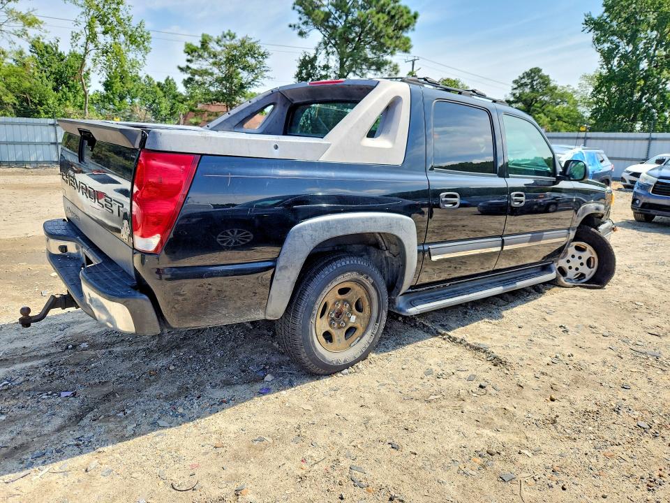 Photo 3 from auction – 2005 CHEVROLET AVALANCHE with VIN 3GNEC12Z15G145251