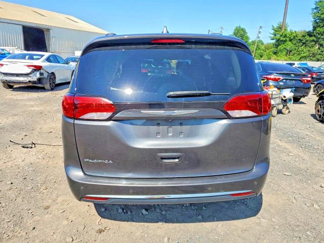 Photo 6 from auction – 2017 CHRYSLER PACIFICA with VIN 2C4RC1BG7HR844844