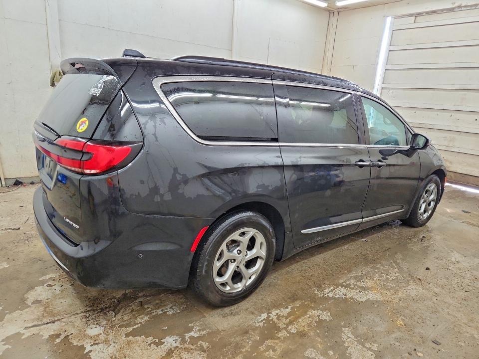 Photo 3 from auction – 2022 CHRYSLER PACIFICA with VIN 2C4RC1GG1NR152762
