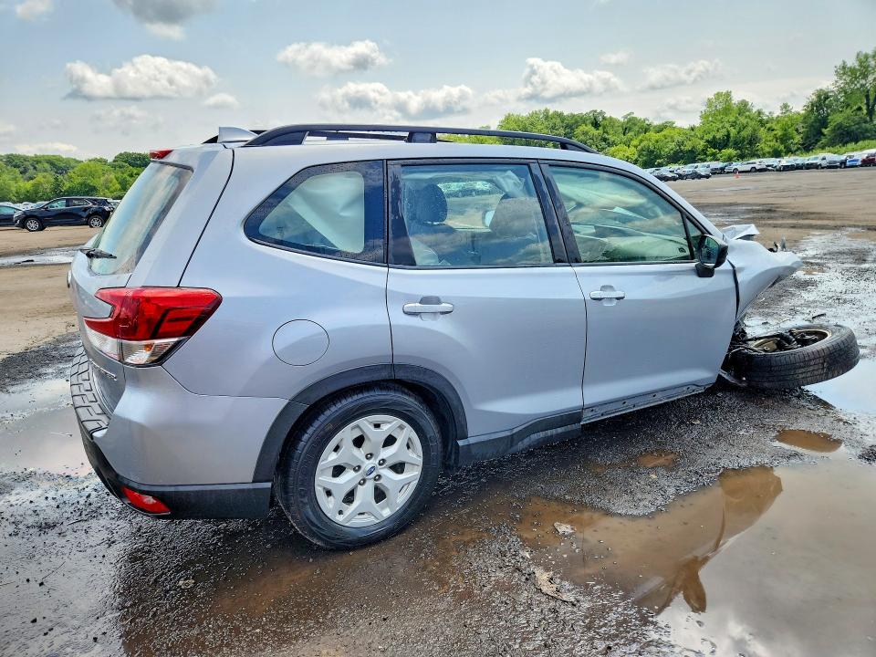 Photo 3 from auction – 2021 SUBARU FORESTER with VIN JF2SKADC0MH418984