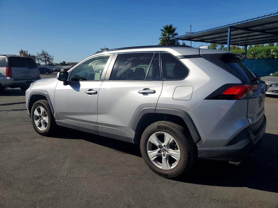 Photo 2 from auction – 2019 TOYOTA RAV4 with VIN JTMP1RFV7KD507296