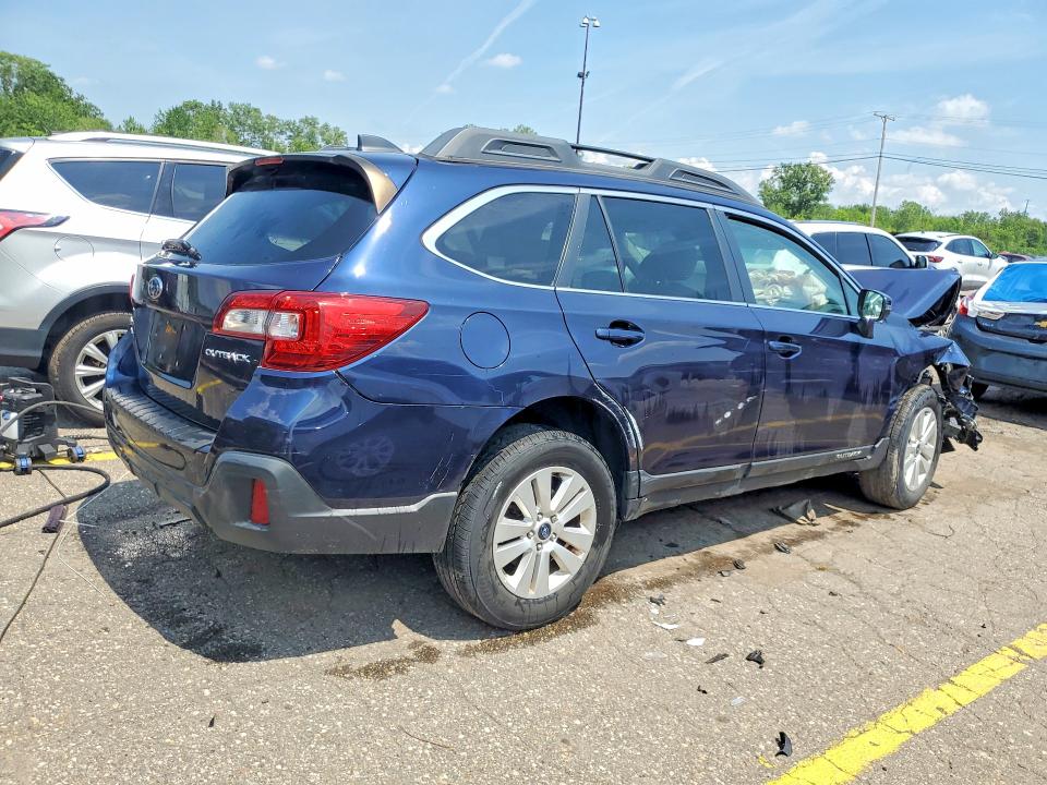 Photo 3 from auction – 2018 SUBARU OUTBACK with VIN 4S4BSAFC2J3254427