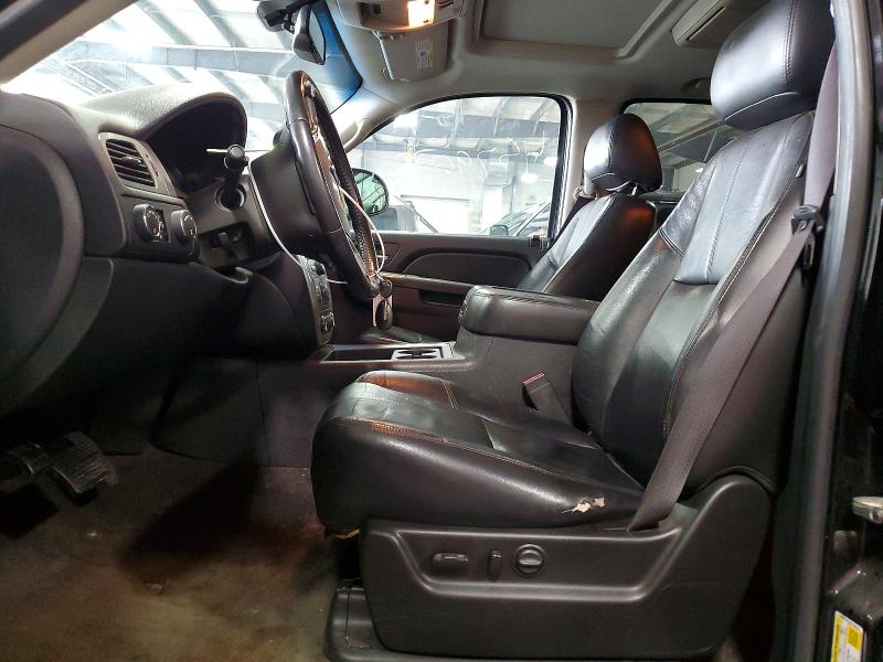Photo 7 from auction – 2011 CHEVROLET SUBURBAN with VIN 1GNSKJE35BR190038