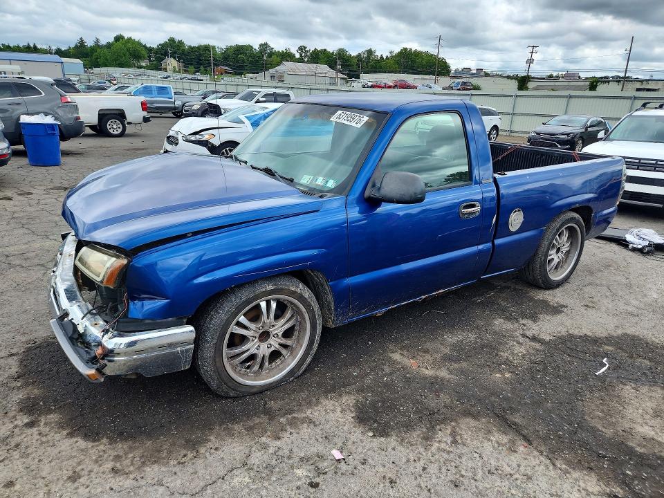 CHEVROLET SILVERADO 2004 with VIN 1GCEC14X74Z103122 - Photo from auction