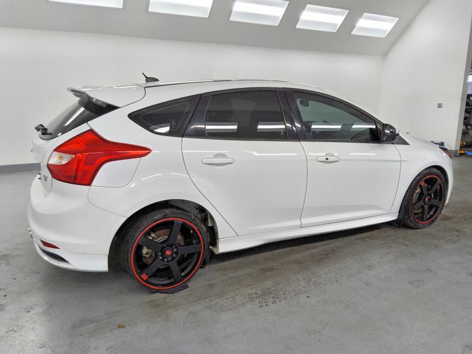 Photo 3 from auction – 2014 FORD FOCUS with VIN 1FADP3L94EL259806