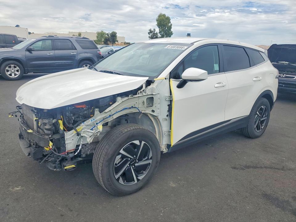 KIA SPORTAGE 2023 with VIN KNDPUCAG5P7057442 - Photo from auction