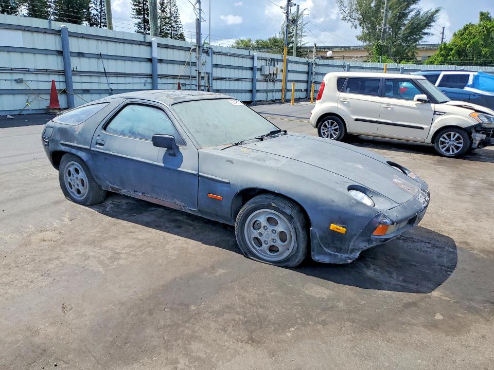 Photo 4 from auction – 1983 PORSCHE 928 with VIN WP0ZZZ92ZDS840133
