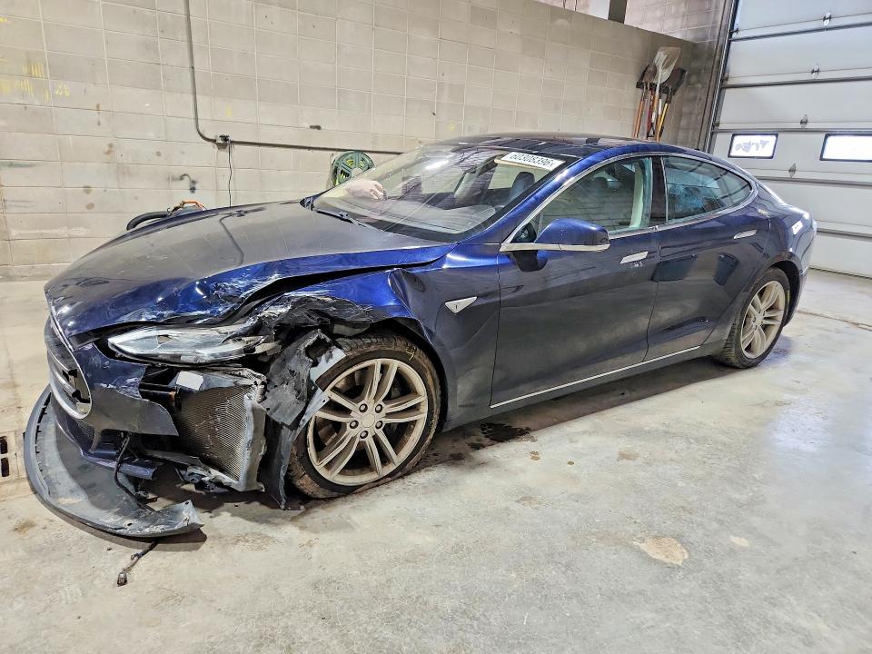TESLA MODEL S 2014 with VIN 5YJSA1H1XEFP36428 - Photo from auction