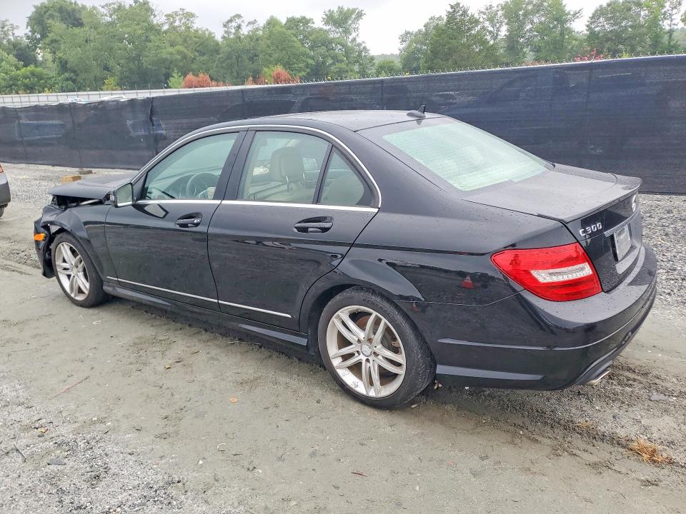 Photo 2 from auction – 2012 MERCEDES-BENZ C with VIN WDDGF8BBXCA692055