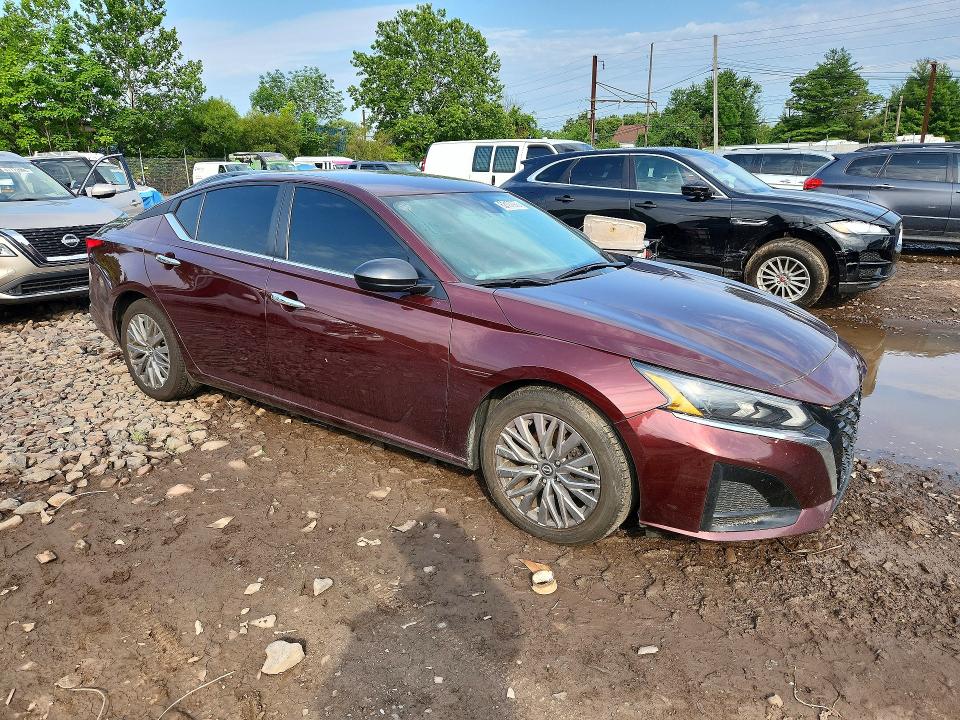 Photo 4 from auction – 2025 NISSAN ALTIMA with VIN 1N4BL4DV6SN324255