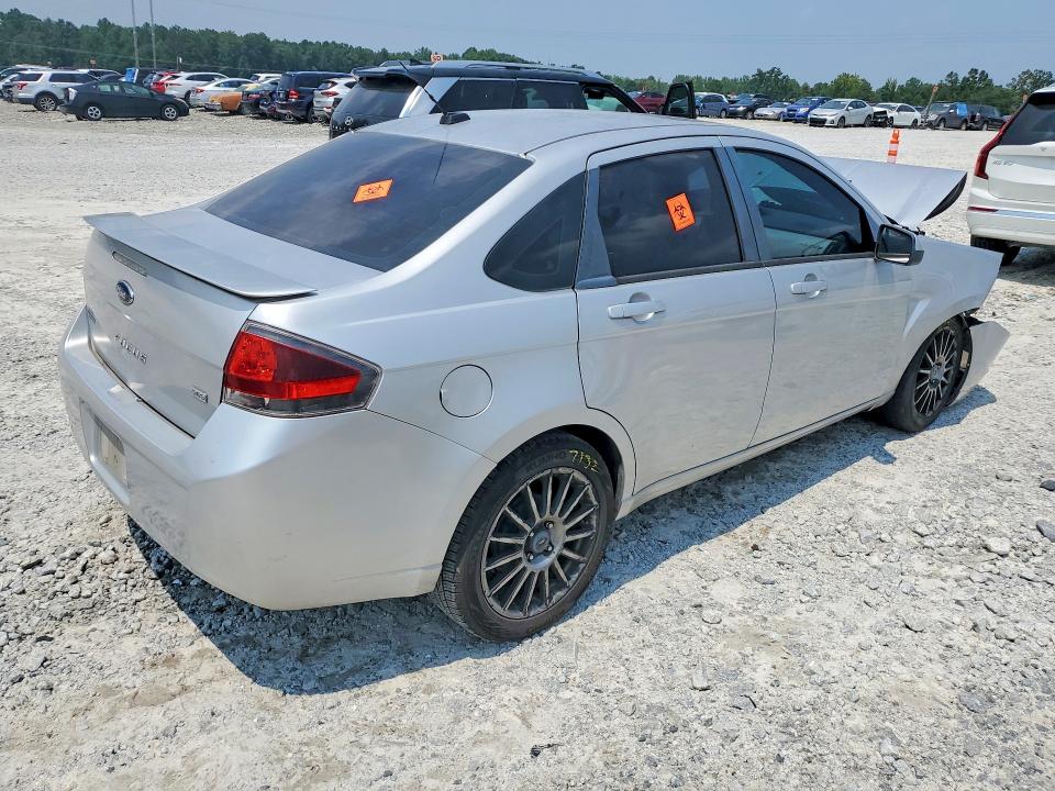 Photo 3 from auction – 2010 FORD FOCUS with VIN 1FAHP3GNXAW258371