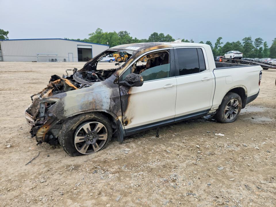 HONDA RIDGELINE 2017 z numerem VIN 5FPYK3F51HB015256 - Zdjęcie z aukcji