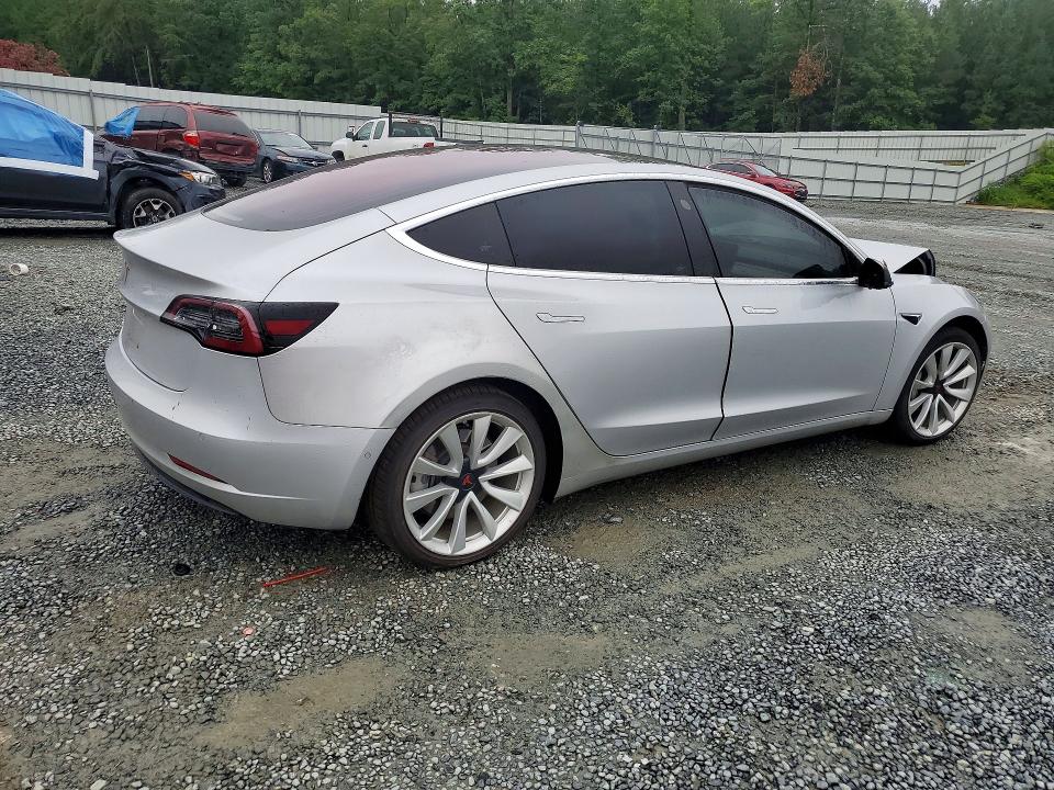 Foto 3 de la subasta – 2018 TESLA MODEL 3 con VIN 5YJ3E1EA3JF050013