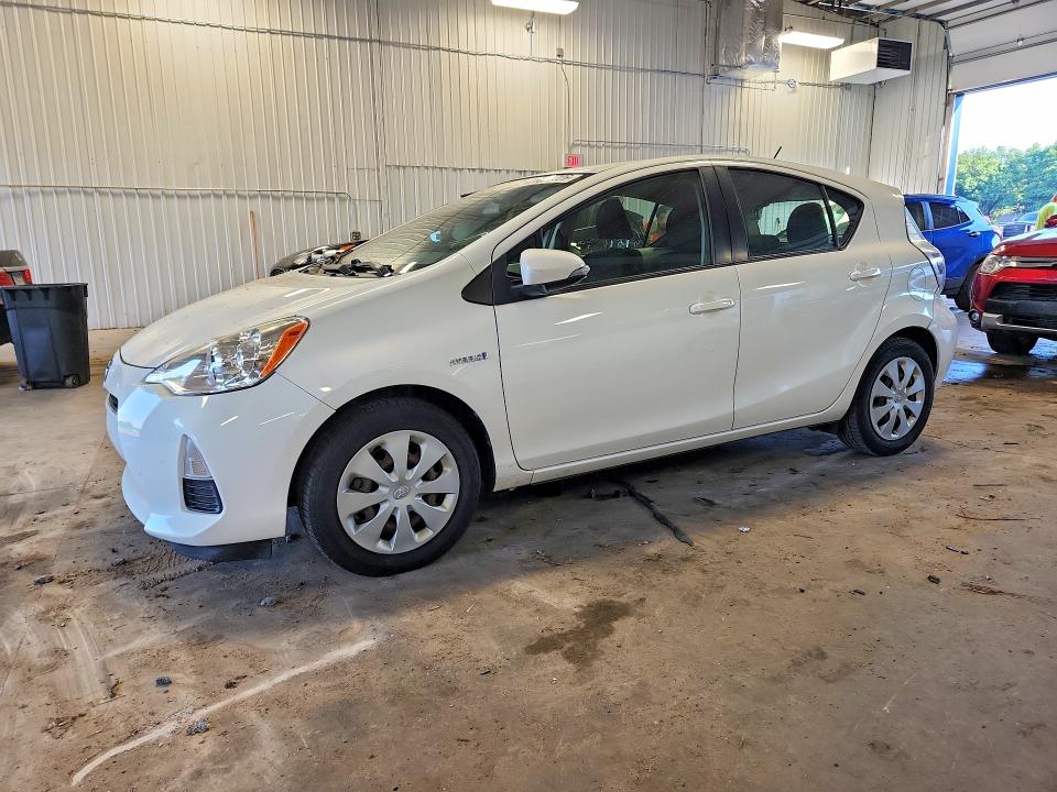 Photo 1 from auction – 2014 TOYOTA PRIUS C with VIN JTDKDTB33E1073676