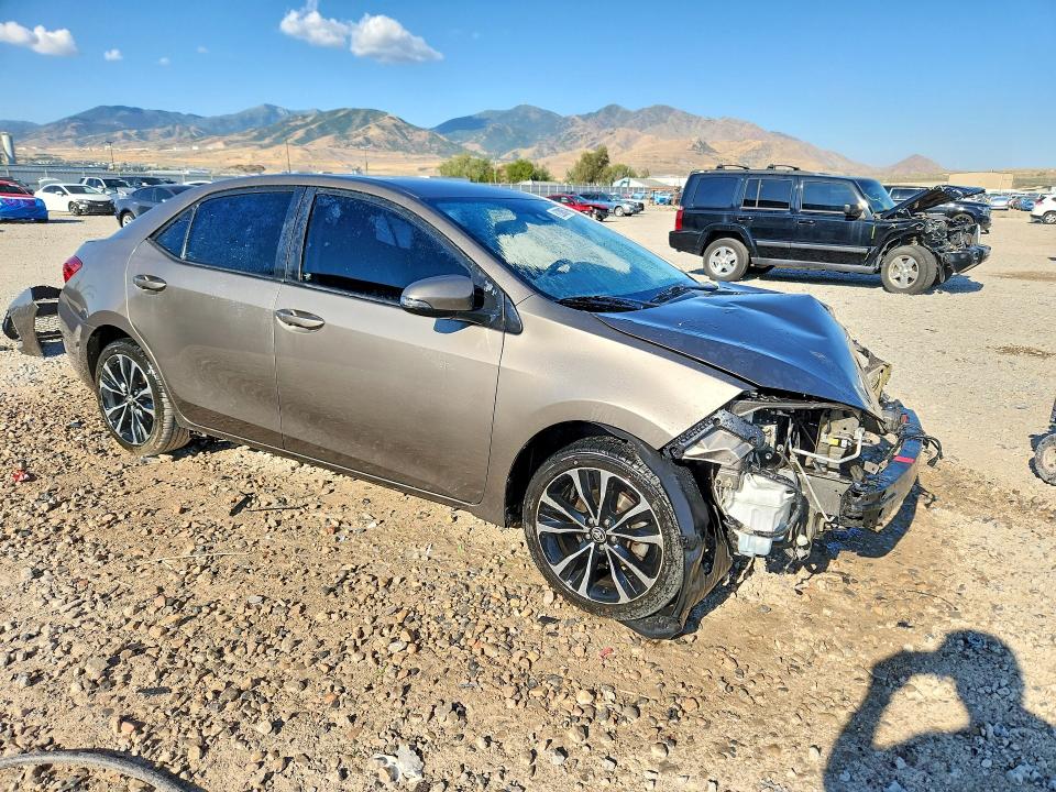 Photo 4 from auction – 2017 TOYOTA COROLLA with VIN 2T1BURHE8HC884143
