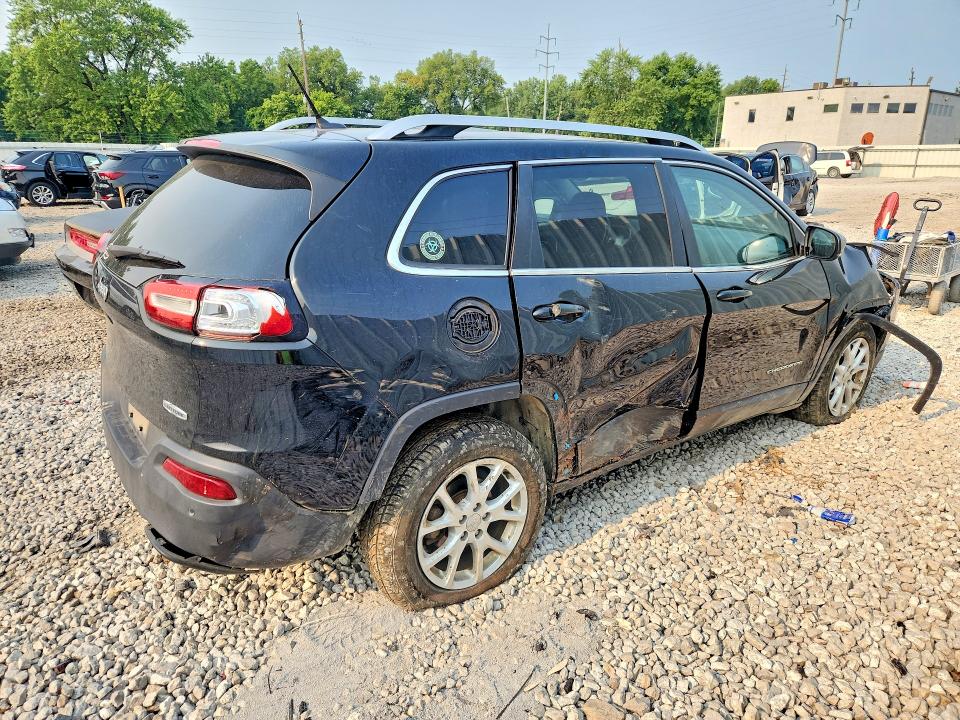 Photo 3 from auction – 2017 JEEP CHEROKEE with VIN 1C4PJLCB0HW535106