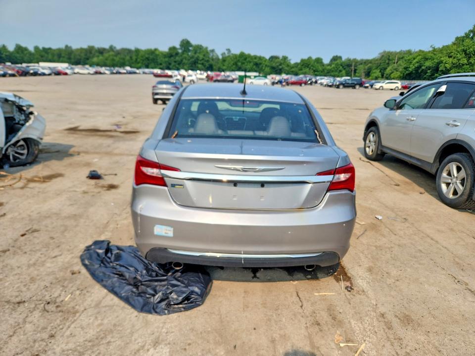Photo 6 from auction – 2013 CHRYSLER 200 with VIN 1C3CCBBG8DN569458