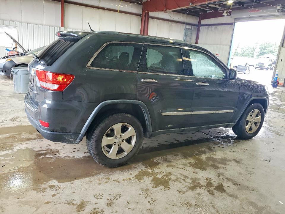 Photo 3 from auction – 2011 JEEP GRAND CHEROKEE with VIN 1J4RR5GG2BC738097