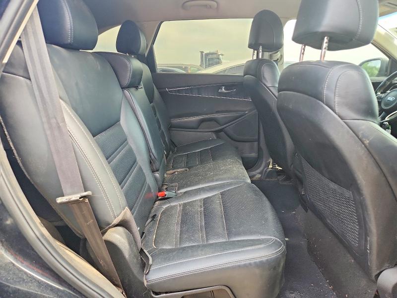 Photo 11 from auction – 2017 KIA SORENTO with VIN 5XYPG4A36HG271094