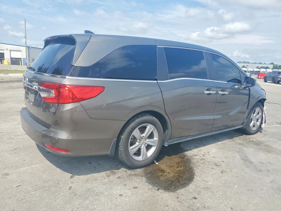 Photo 3 from auction – 2018 HONDA ODYSSEY with VIN 5FNRL6H78JB015254