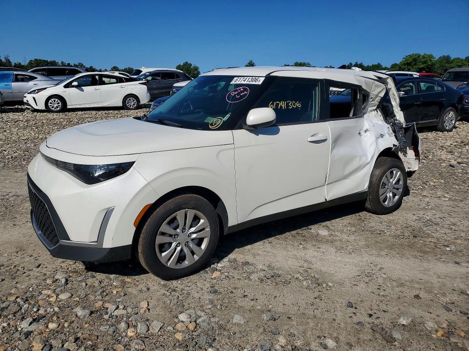 KIA SOUL 2023 with VIN KNDJ23AUXP7839723 - Photo from auction