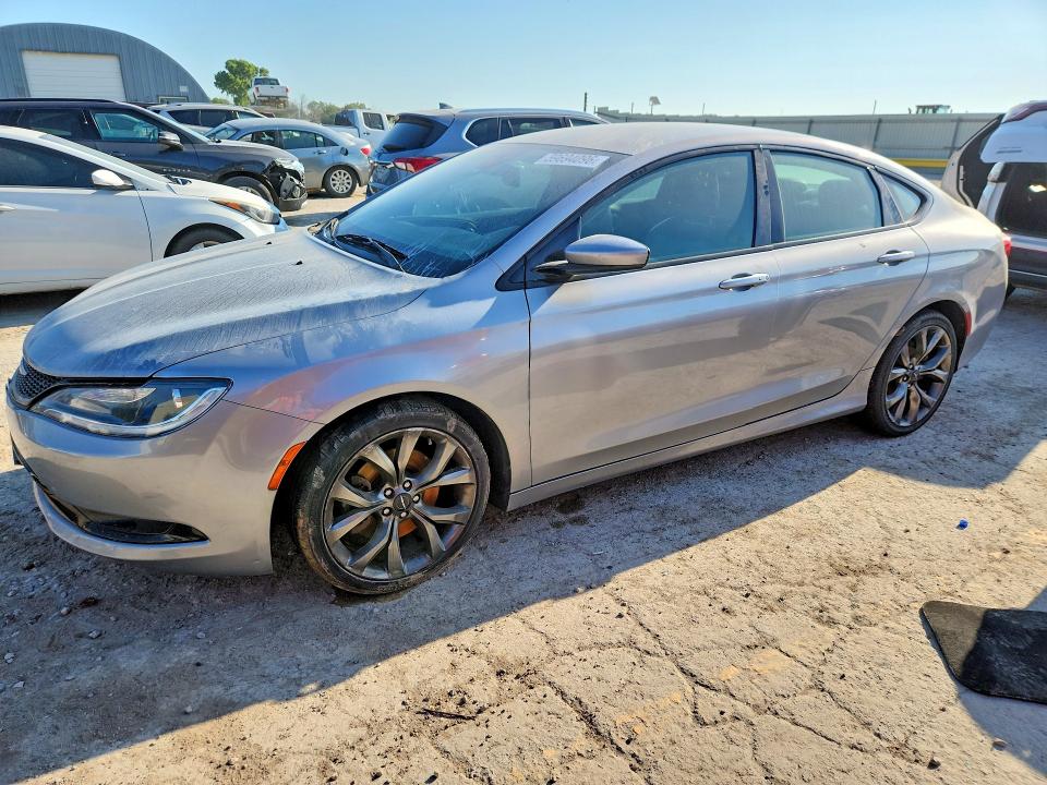 CHRYSLER 200 2015 with VIN 1C3CCCBB7FN555984 - Photo from auction