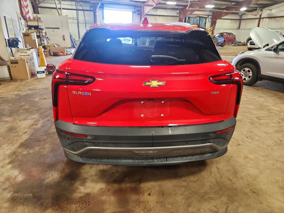 Photo 6 from auction – 2024 CHEVROLET BLAZER with VIN 3GNKDBRJ9RS201817