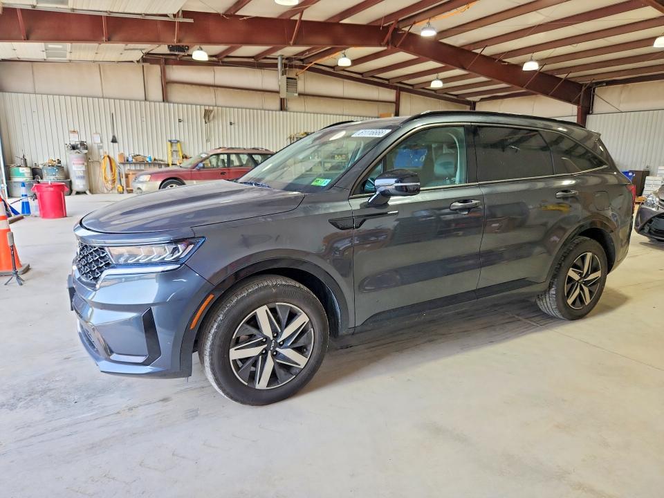 KIA SORENTO 2022 with VIN 5XYRH4LF2NG152502 - Photo from auction
