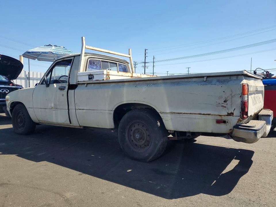 Photo 2 from auction – 1982 TOYOTA PICKUP / CAB CHASSIS with VIN JT4RN44D3C0076166