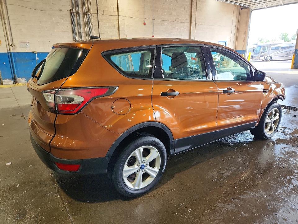 Photo 3 from auction – 2017 FORD ESCAPE with VIN 1FMCU0F70HUA60544