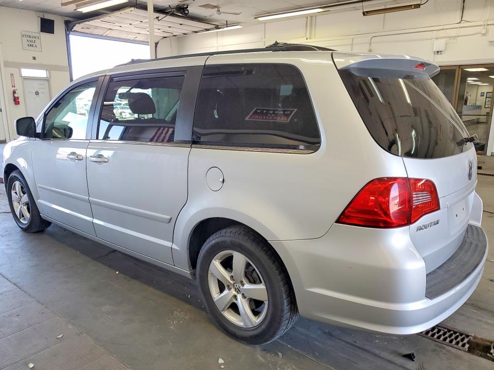 Photo 2 from auction – 2009 VOLKSWAGEN ROUTAN with VIN 2V8HW54X39R560771