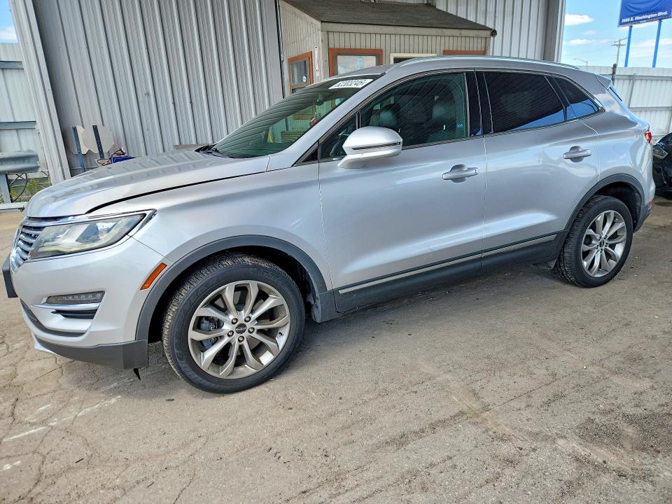 LINCOLN MKC 2016 with VIN 5LMCJ2D9XGUJ10676 - Photo from auction