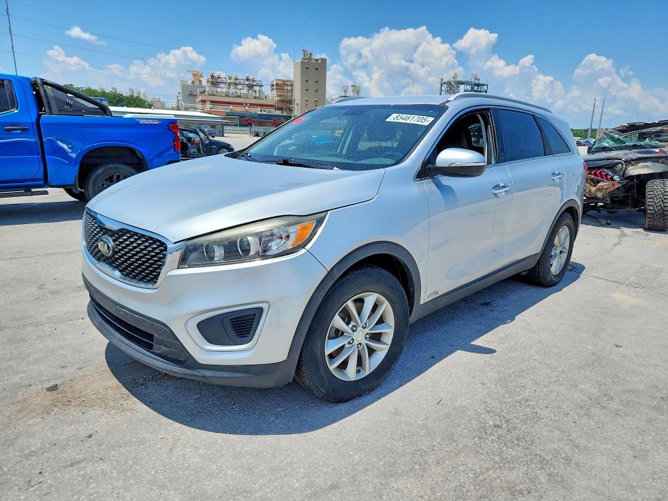 KIA SORENTO 2016 with VIN 5XYPGDA32GG112717 - Photo from auction
