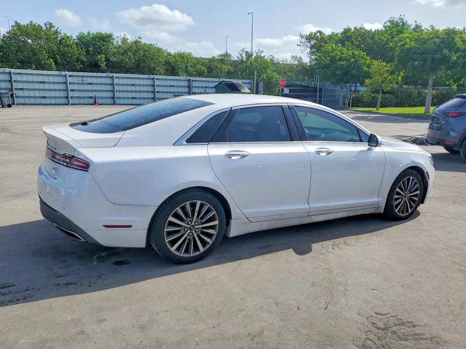 Photo 3 from auction – 2017 LINCOLN MKZ with VIN 3LN6L5A99HR646527