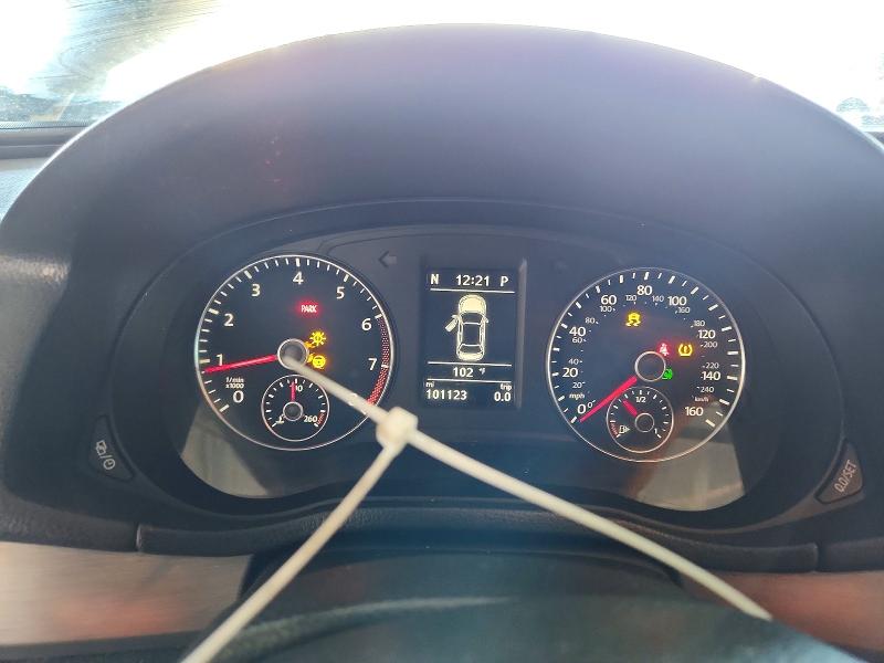 Photo 9 from auction – 2015 VOLKSWAGEN PASSAT with VIN 1VWBT7A37FC040324