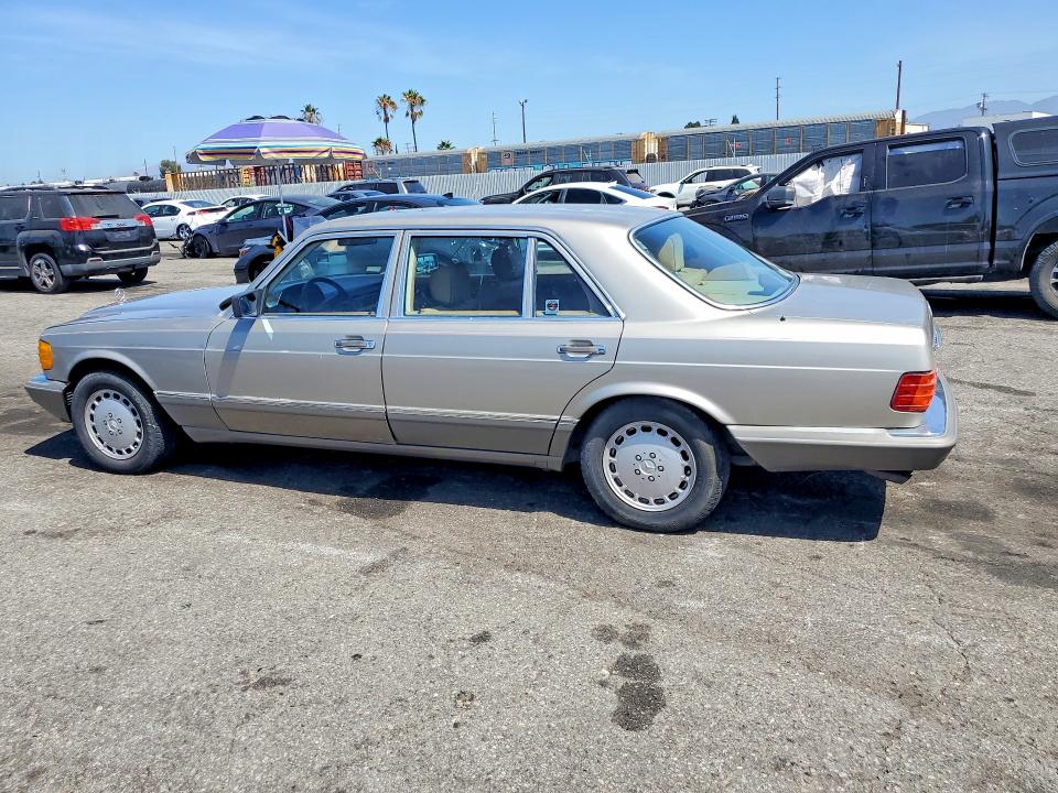 Photo 2 from auction – 1988 MERCEDES-BENZ 560 with VIN WDBCA39D2JA394998