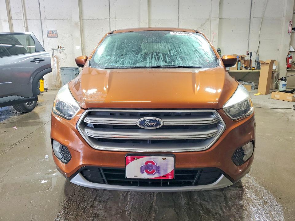 Photo 5 from auction – 2017 FORD ESCAPE with VIN 1FMCU9GD0HUD17355