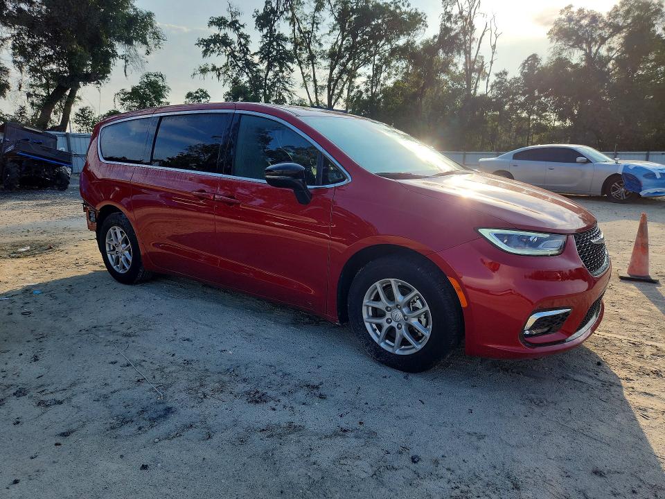 Photo 4 from auction – 2026 CHRYSLER PACIFICA with VIN 2C4RC1BG6TR217271