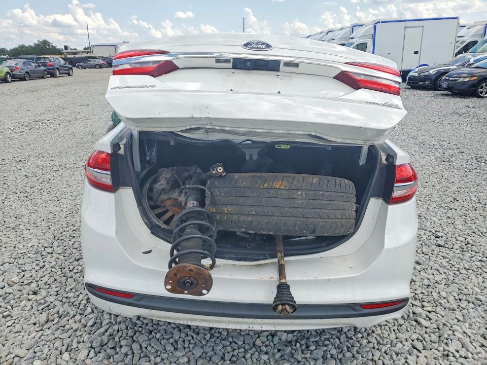 Photo 6 from auction – 2018 FORD FUSION with VIN 3FA6P0LU2JR102024