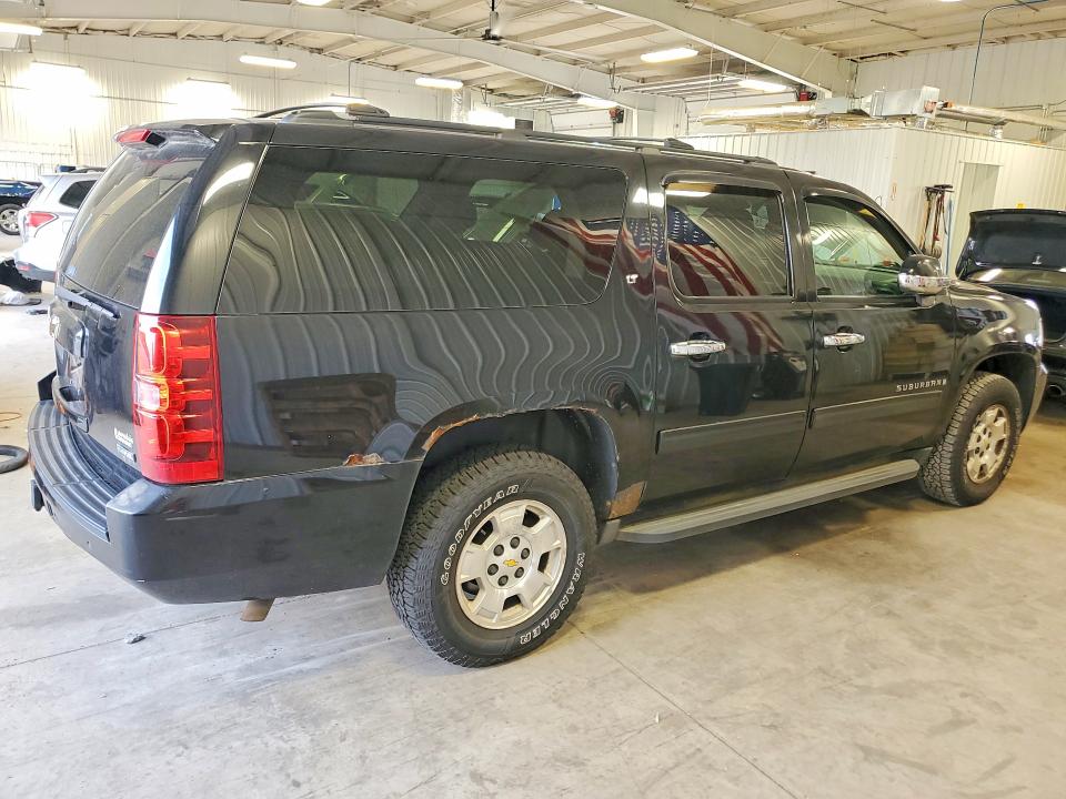 Photo 3 from auction – 2009 CHEVROLET SUBURBAN with VIN 1GNFK26339R273645