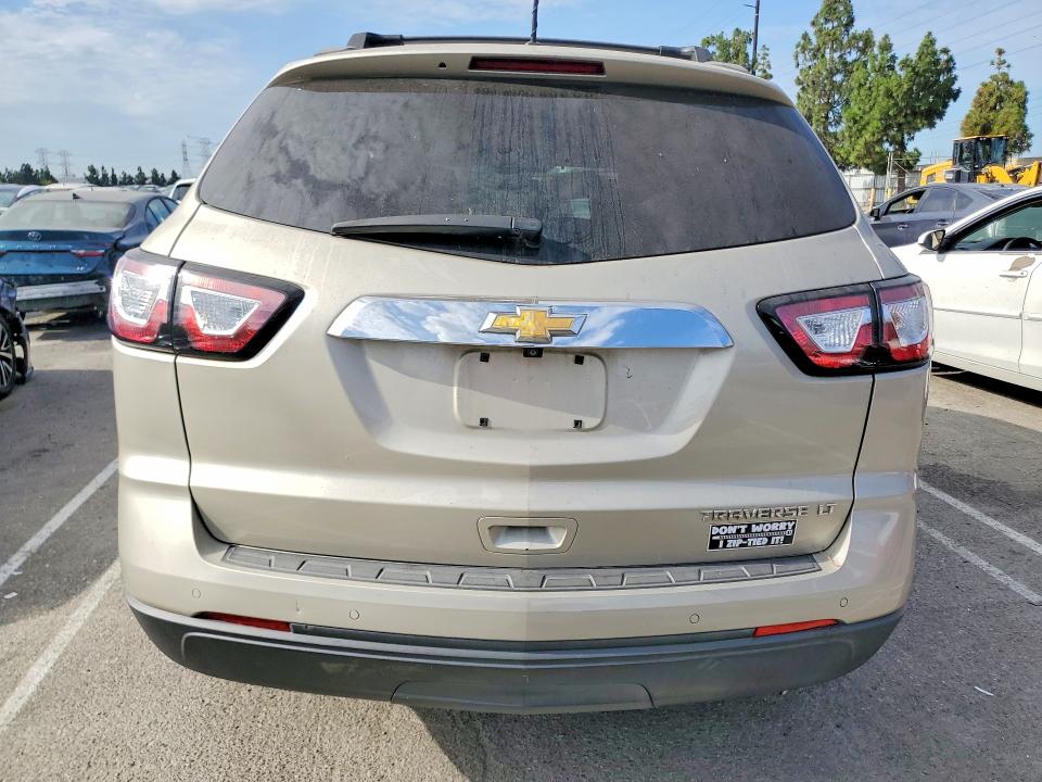Photo 6 from auction – 2015 CHEVROLET TRAVERSE with VIN 1GNKRHKD3FJ274459