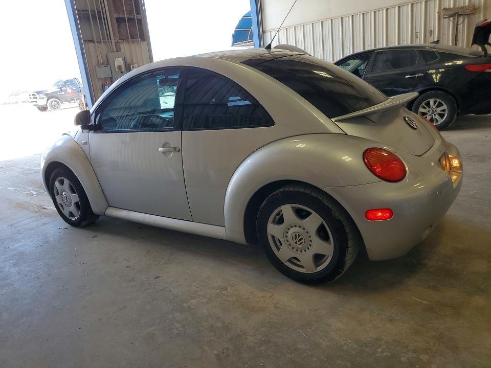 Photo 2 from auction – 2000 VOLKSWAGEN NEW BEETLE with VIN 3VWDD21C6YM495045