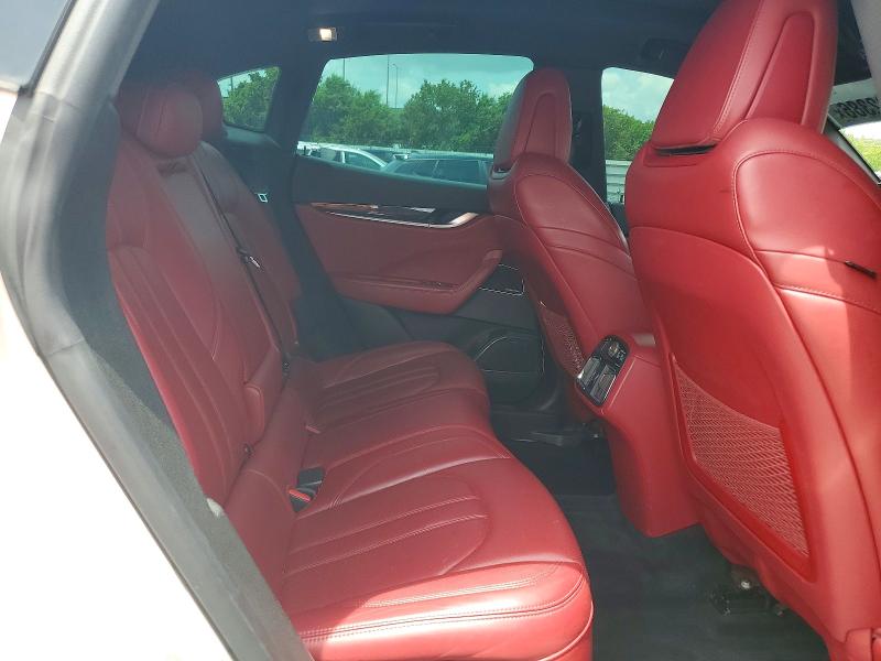 Photo 11 from auction – 2018 MASERATI LEVANTE with VIN ZN661YUS0JX284352