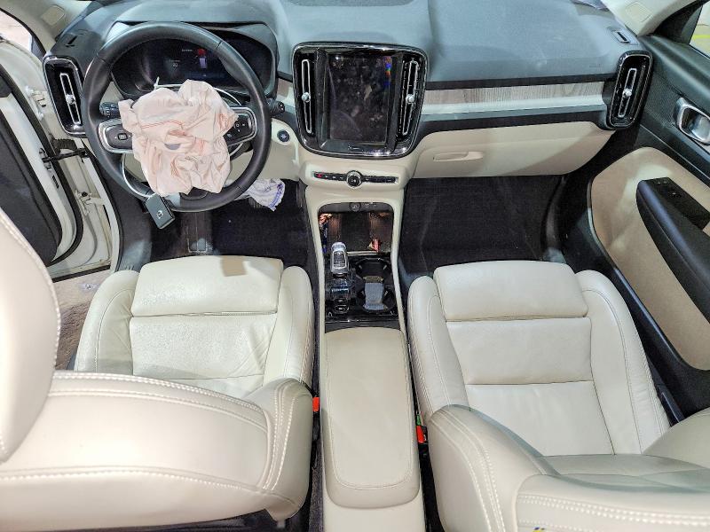 Photo 8 from auction – 2023 VOLVO XC40 with VIN YV4L12UNXP2953175