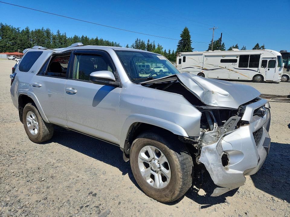 Photo 4 from auction – 2017 TOYOTA 4RUNNER with VIN JTEBU5JR5H5446601