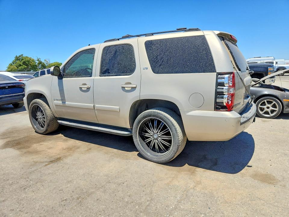 Photo 2 from auction – 2007 CHEVROLET TAHOE with VIN 1GNFC13097R201864