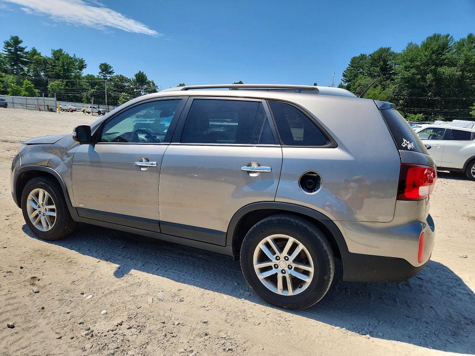 Photo 2 from auction – 2015 KIA SORENTO with VIN 5XYKTCA69FG655815