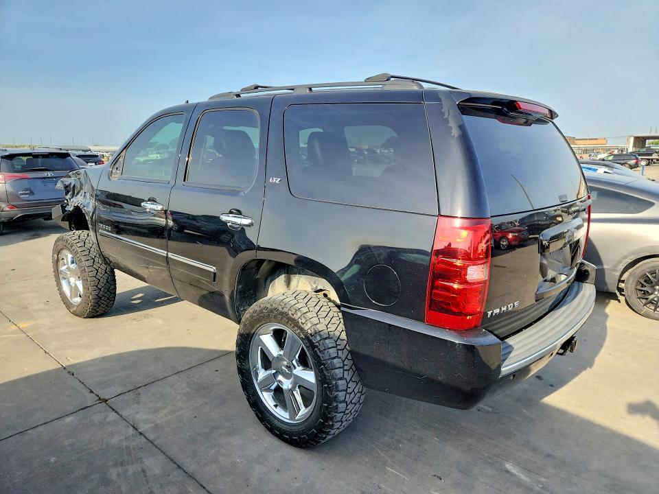 Photo 2 from auction – 2011 CHEVROLET TAHOE with VIN 1GNSCCE01BR271374