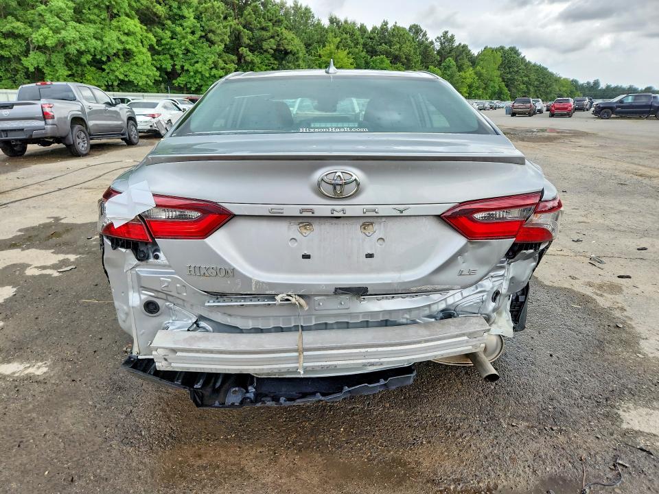 Photo 6 from auction – 2023 TOYOTA CAMRY with VIN 4T1C11AK5PU079762